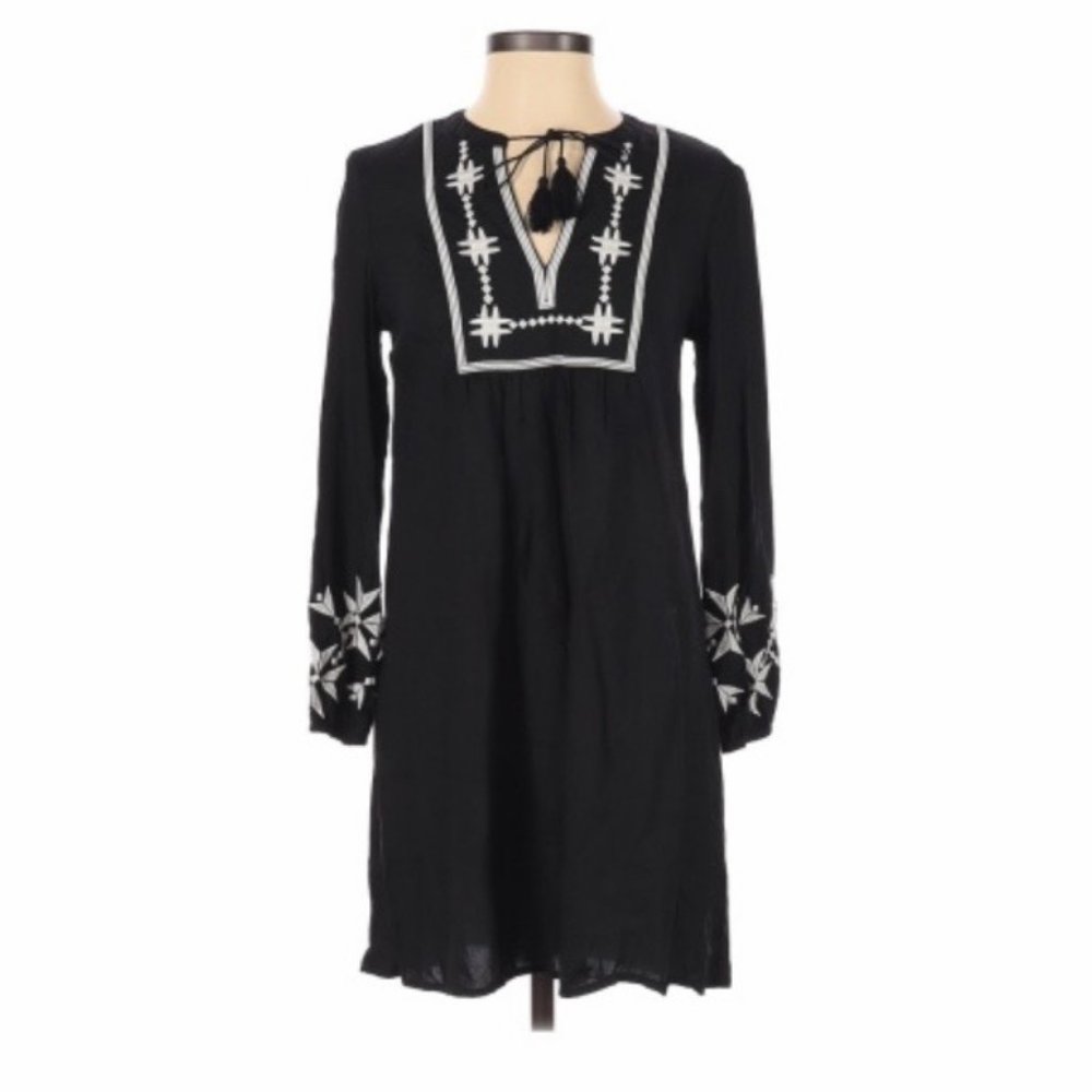 Old Navy Black & White Embroidered Tunic Dress